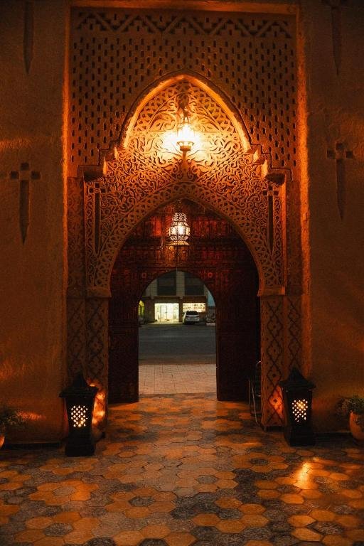 Palais Asmaa - Entrance at Night